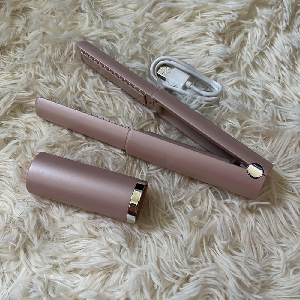Hair Straightener- Cordless and Rechargeable - Picture 2 of 5